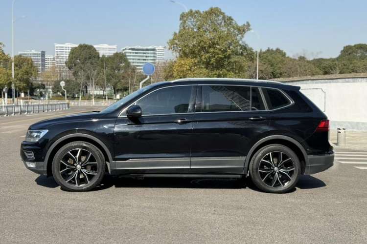 Used Volkswagen Tiguan L 2019 Revised 330TSI Automatic Two-Wheel Drive Smart & Luxury Edition China VI Standard
