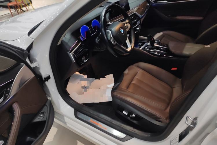 Used BMW 5 Series 2019 Facelifted 525Li Luxury Package
