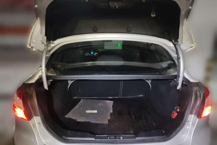 Used Ford Focus 2012 Sedan 1.6L Manual Fashion Edition
