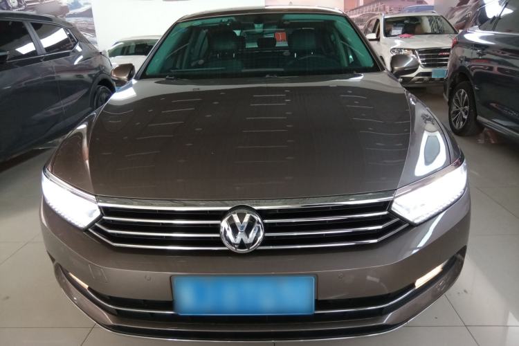 Used Volkswagen Magotan 2017 330TSI DSG Luxury Model
