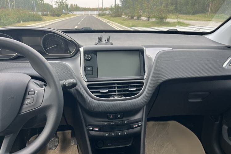 Used Peugeot 2008 2014 1.6L Manual Fashion Edition
