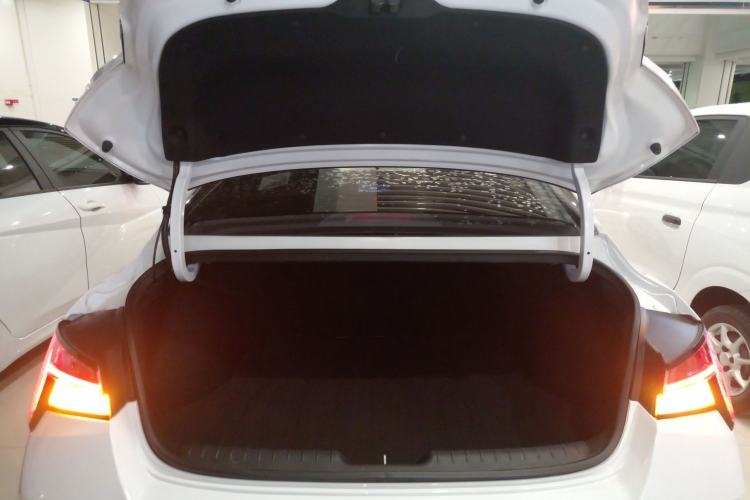 Used Hyundai Elantra 2022 1.5L CVT LUX Prestige Edition
