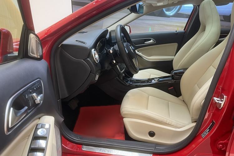 Used Mercedes-Benz GLA 2015 GLA 200 Fashion Model
