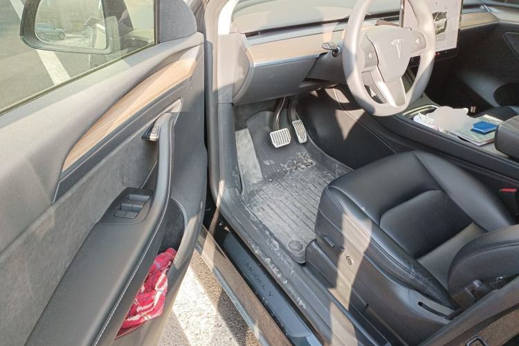 Used Tesla Model Y 2022 Rear-Wheel-Drive Version