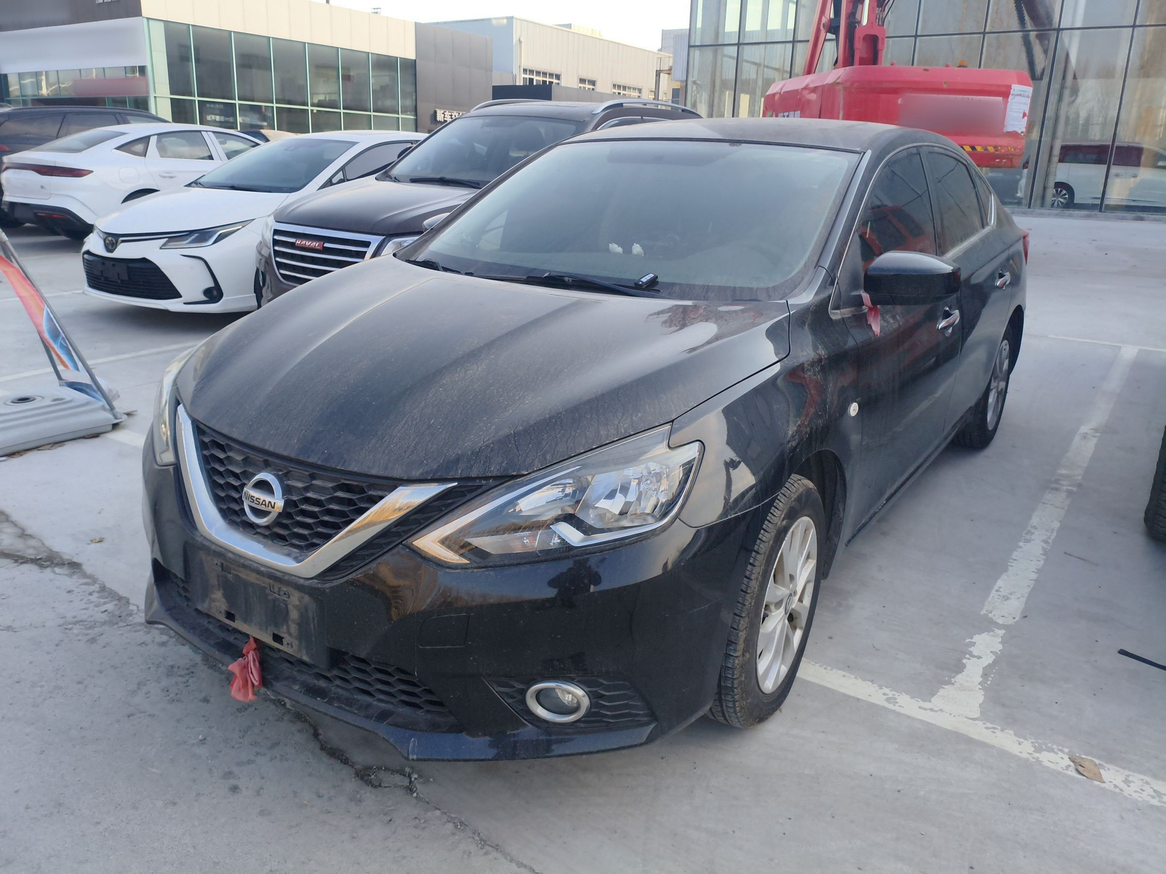 Под передней частью автомобиля