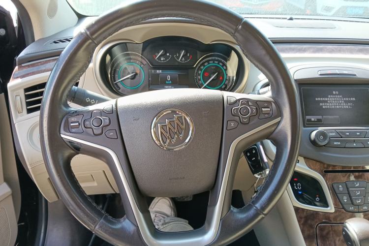 Used Buick LaCrosse 2013 2.4L SIDI Leading Comfort Version
