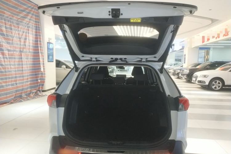 Used Toyota RAV4 2022 2.0L CVT Two-Wheel Drive Fashion Edition
