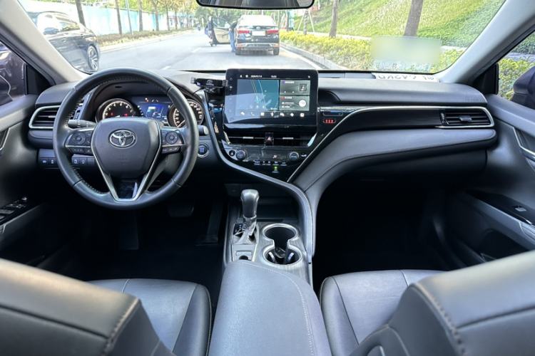 Used Toyota Camry 2021 2.0G Luxury Edition
