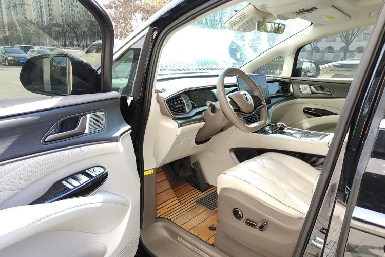 Used Denza D9 2022 DM-i 970 Four-Wheel Drive Prestige Model
