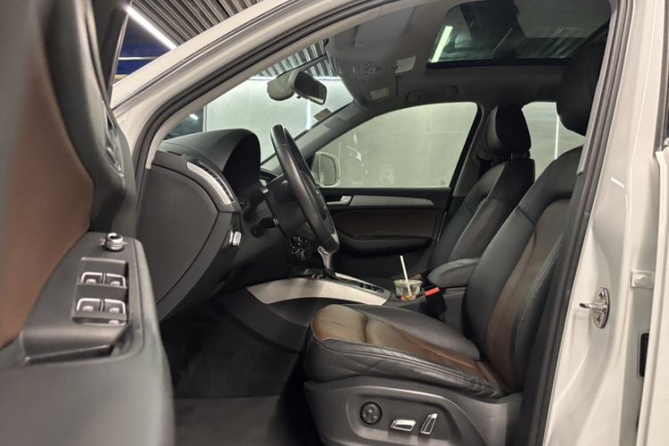 Used Audi Q5 2017 Plus 40 TFSI Ambition Model
