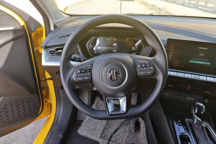 Used MG 5 2021 180 DVVT CVT Youth Luxury Edition
