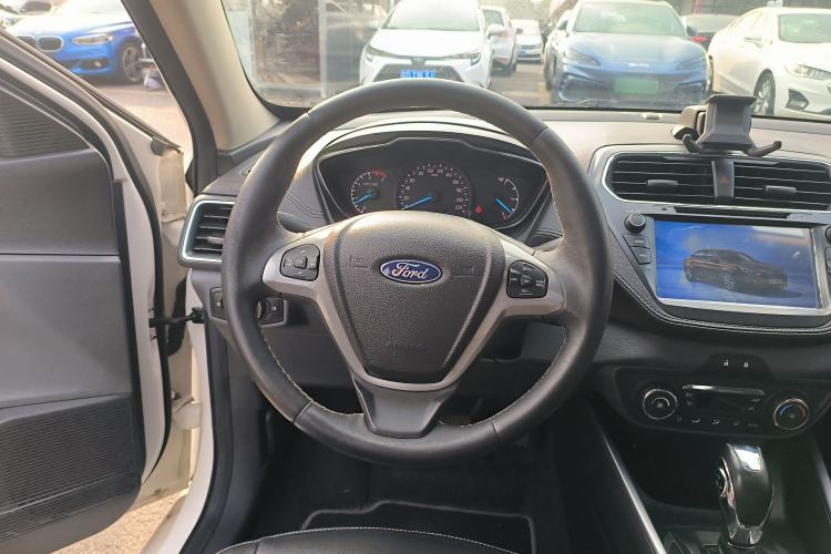 Used Ford Escort 2015 1.5L Automatic Fashion Model

