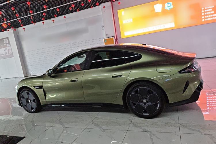 Used  SU7 2024 Rear-Drive Ultra-Long Range Advanced Pro-Level Intelligent Driving Version
