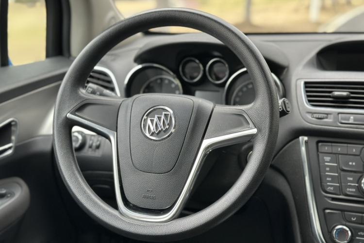 Used Buick Encore 2015 1.4T Automatic Two-Wheel Drive Urban Elite Version
