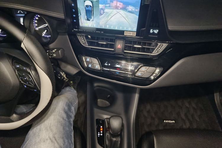 Used Toyota IZOA 2022 2.0L Yixing Version
