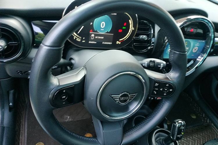 Used  MINI 2022 1.5T COOPER Classic Edition Five-Door Version
