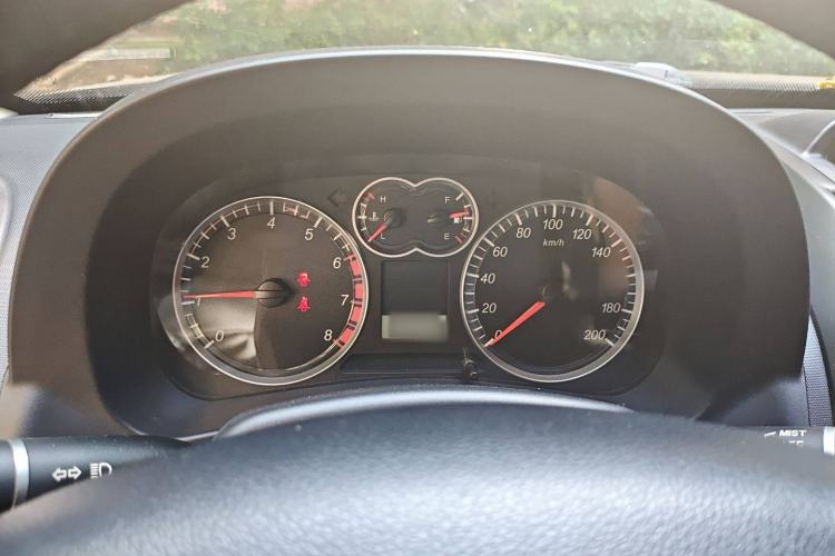 Used Haval H5 Classic 2015 2.0L Manual Two-Wheel Drive Entry-Level Trim
