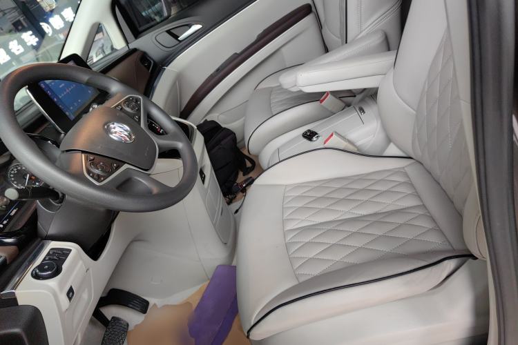 Used Buick GL8 2022 Land Cruiser Executive Class 652T Comfort Model
