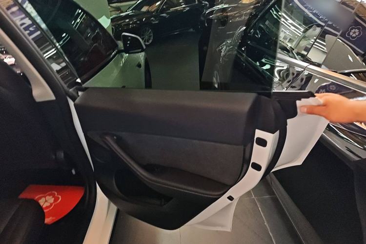 Used Tesla Model Y 2023 Rear-Wheel-Drive Version
