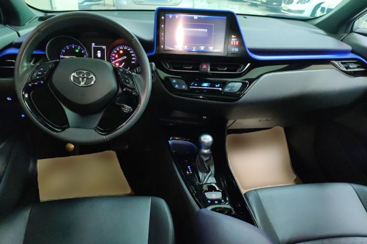 Used Toyota IZOA 2020 2.0L Yichi Version
