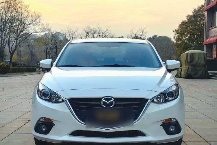 Used Mazda Mazda 3 Axela 2016 Sedan 1.5L Automatic Luxury Model