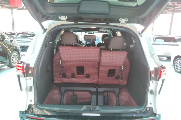 Used Toyota Granvia 2022 2.5L Hybrid Flagship Edition
