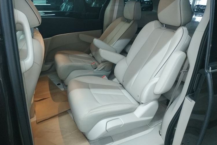 Used Buick GL8 2021 Land Cruiser Executive Class 652T Luxury Model
