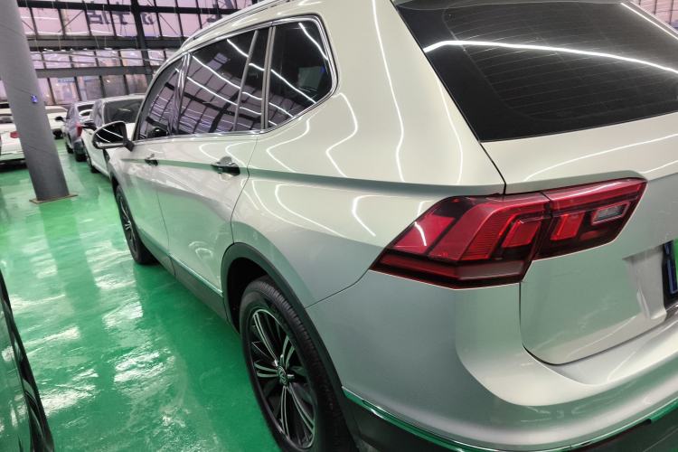 Used Volkswagen Tiguan L 2019 Updated Version 330TSI Automatic Two-Wheel Drive Panoramic Comfort Edition China VI Standard