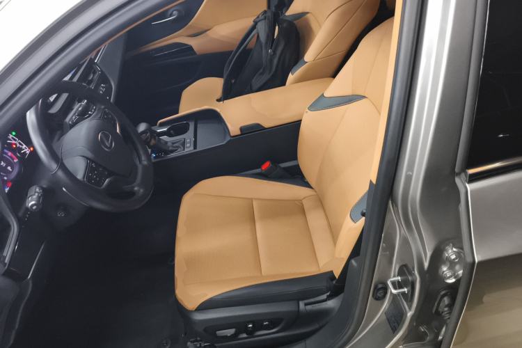 Used Lexus ES 2023 200 Excellence Edition
