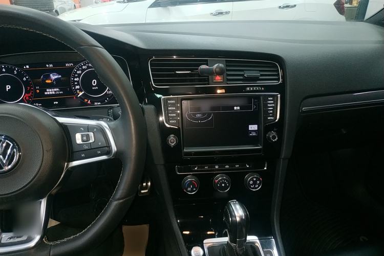 Used Volkswagen Golf 2018 280TSI Automatic R-Line Model
