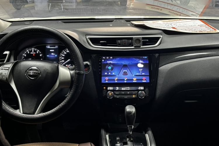 Used Nissan X-Trail 2014 2.5L CVT Leading Edition 4WD
