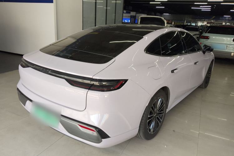 Used Geely Galaxy Galaxy 8 2025 130km EM-i Deluxe Edition
