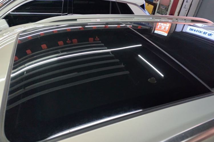 Used Volkswagen Tiguan L 2019 330TSI Automatic Two-Wheel Drive Smart Luxury Version China VI Standard
