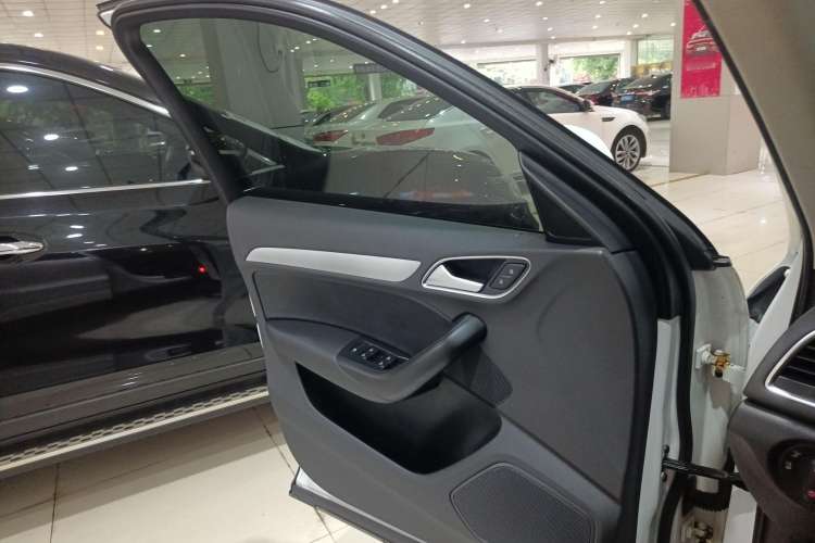 Used Audi Q3 2017 35 TFSI Fashion Model
