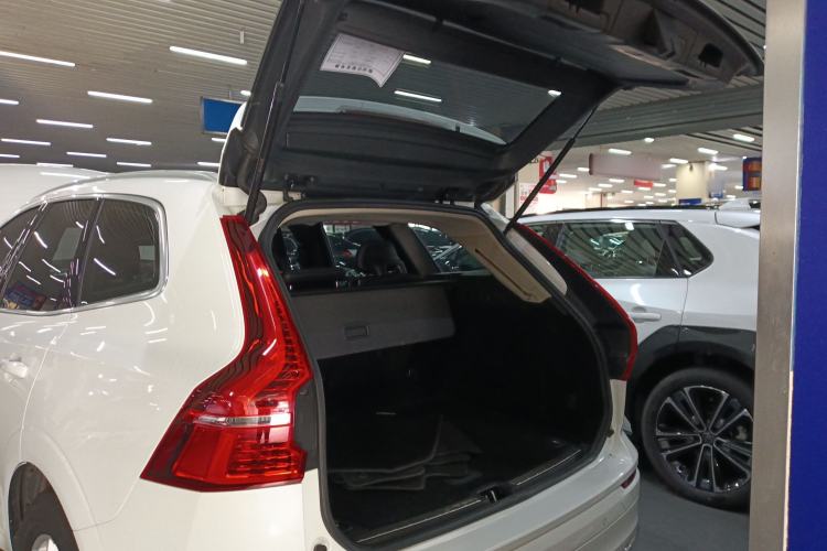 Used Volvo XC60 2019 T5 4x4 Smart Edition China VI Standard
