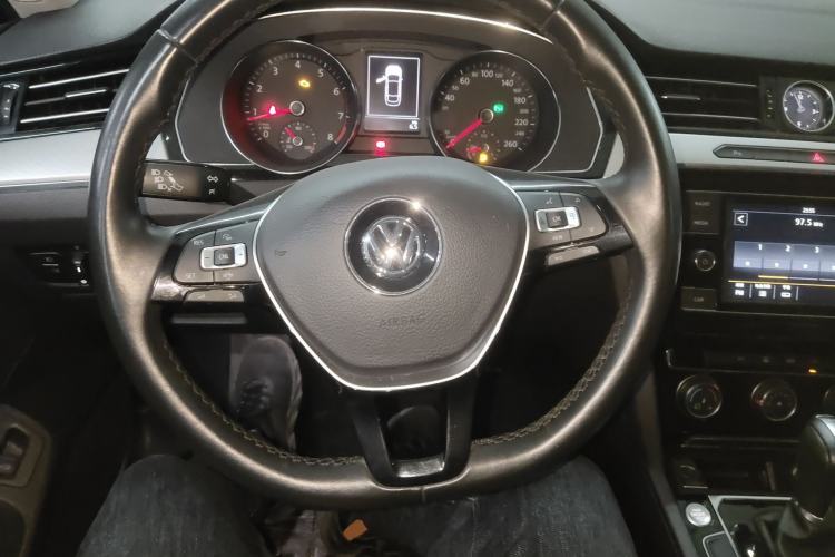 Used Volkswagen Magotan 2019 330TSI DSG Leading Model China VI Standard