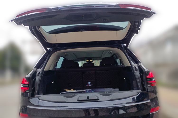 Used BMW X5 2023 xDrive 30Li Luxury M Sport Package