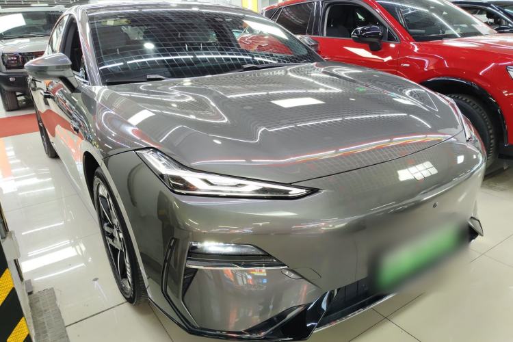 Used  E8 2024 550 km Range Rear-Drive Dragon Edition
