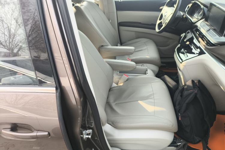 Used Buick GL8 2023 Land Executive Class Comfort Model
