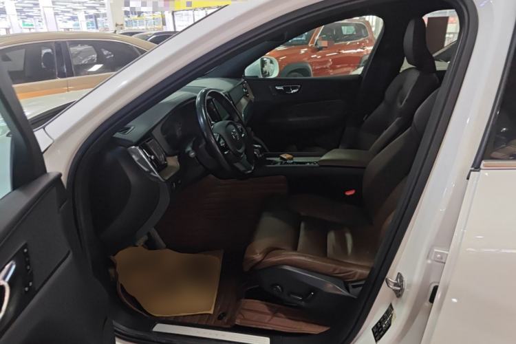 Used Volvo XC60 2021 T5 4x4 Smart Luxury Edition