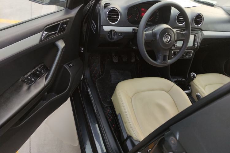 Used Volkswagen Jetta 2015 Zhihui Edition 1.4L Manual Comfort Model
