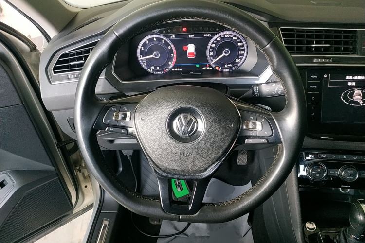 Used Volkswagen Tiguan L 2017 330TSI Automatic Two-Wheel Drive Flagship Edition
