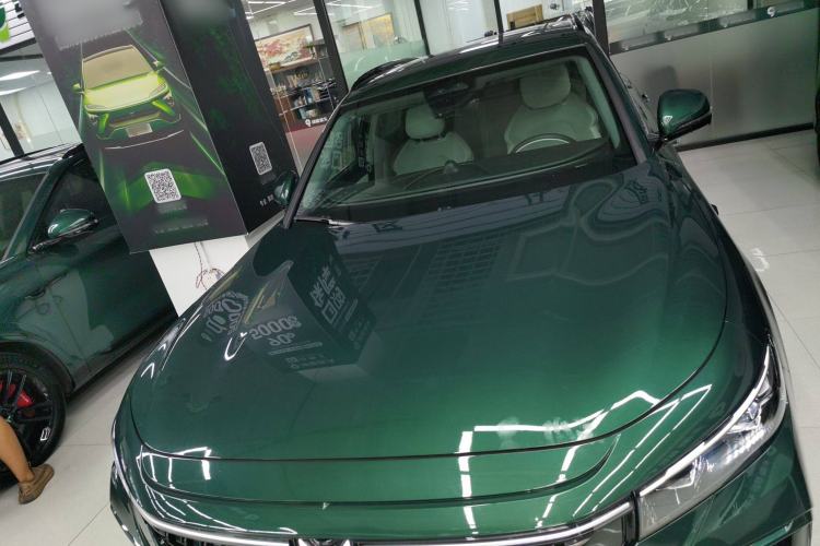 Used VOYAH FREE 2025 318 259 km All-Wheel-Drive Exploration Edition
