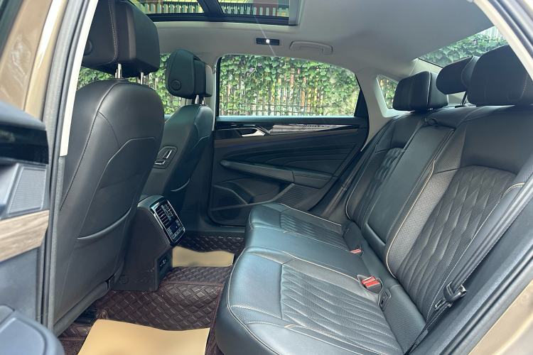 Used Volkswagen Passat 2020 Revised Version 330TSI Luxury Edition China VI Standard