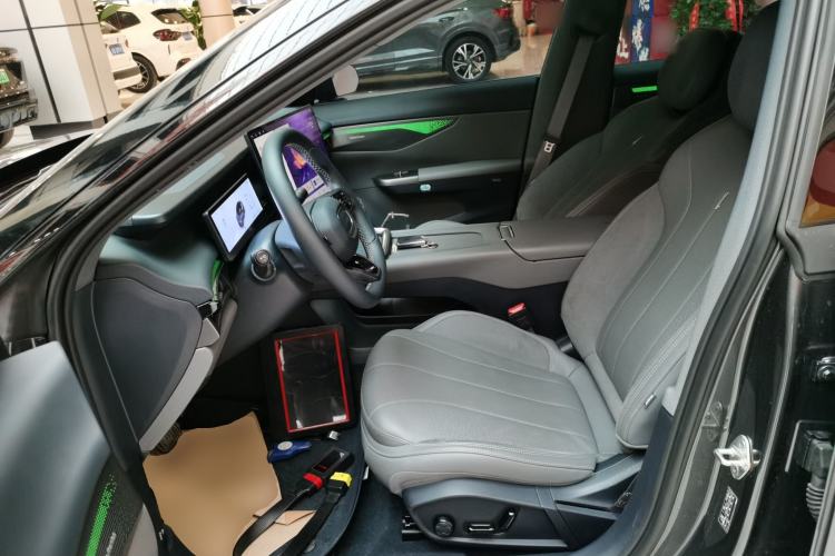 Used Lynk & Co 07 2024 EM-P 126 Long-Range Halo