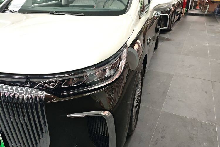 Used VOYAH Dream 2025 PHEV Four-Wheel-Drive Flagship Version – Qiankun Edition
