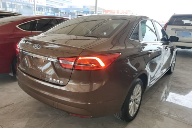 Used Ford Escort 2015 1.5L Manual Fashion Edition
