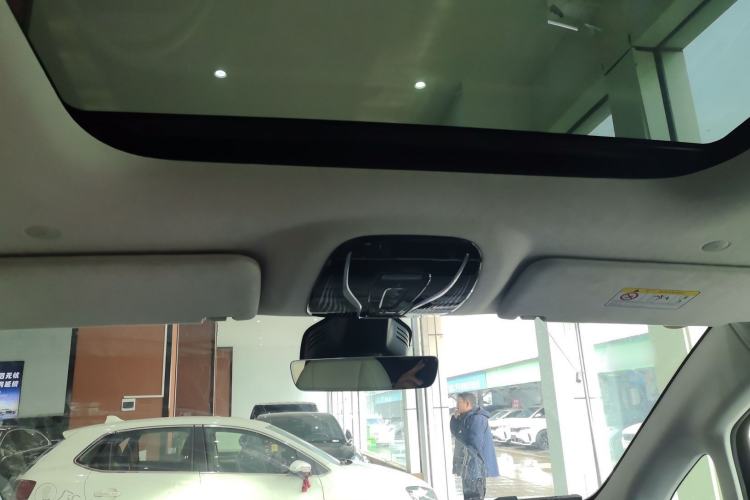 Used VOYAH Dream 2025 PHEV Four-Wheel-Drive Flagship Kunpeng Edition
