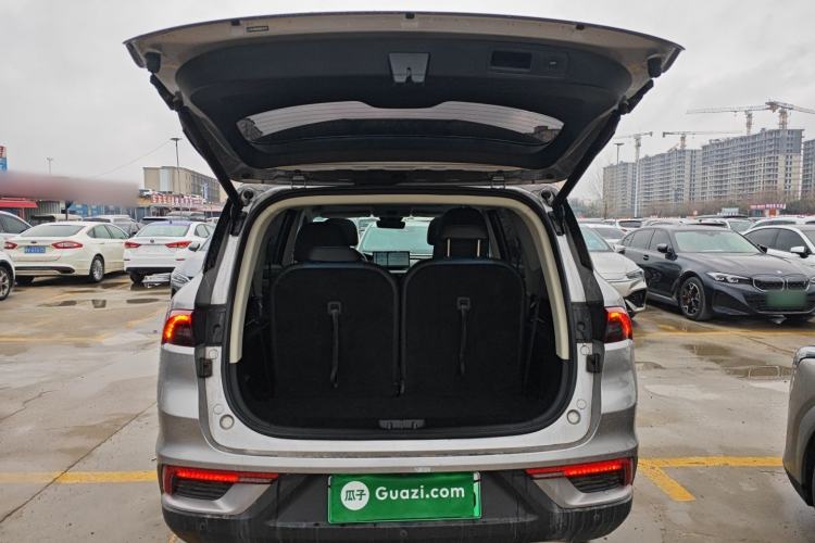 Used Livan Livan 9 2023 470 km Leading Edition
