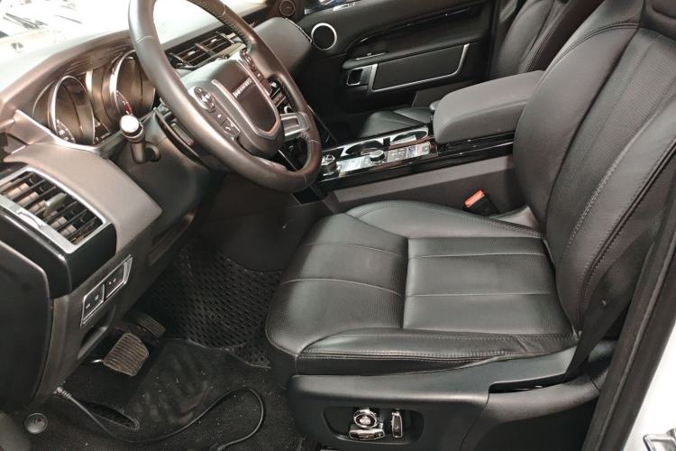 Used Land Rover Discovery 2018 2.0T SE
